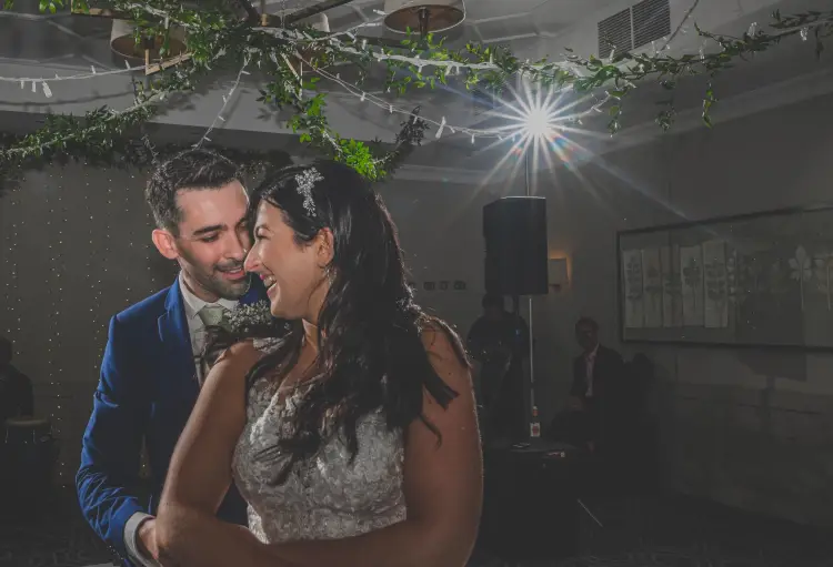 natural-relaxed-documentary-first-dance-photo